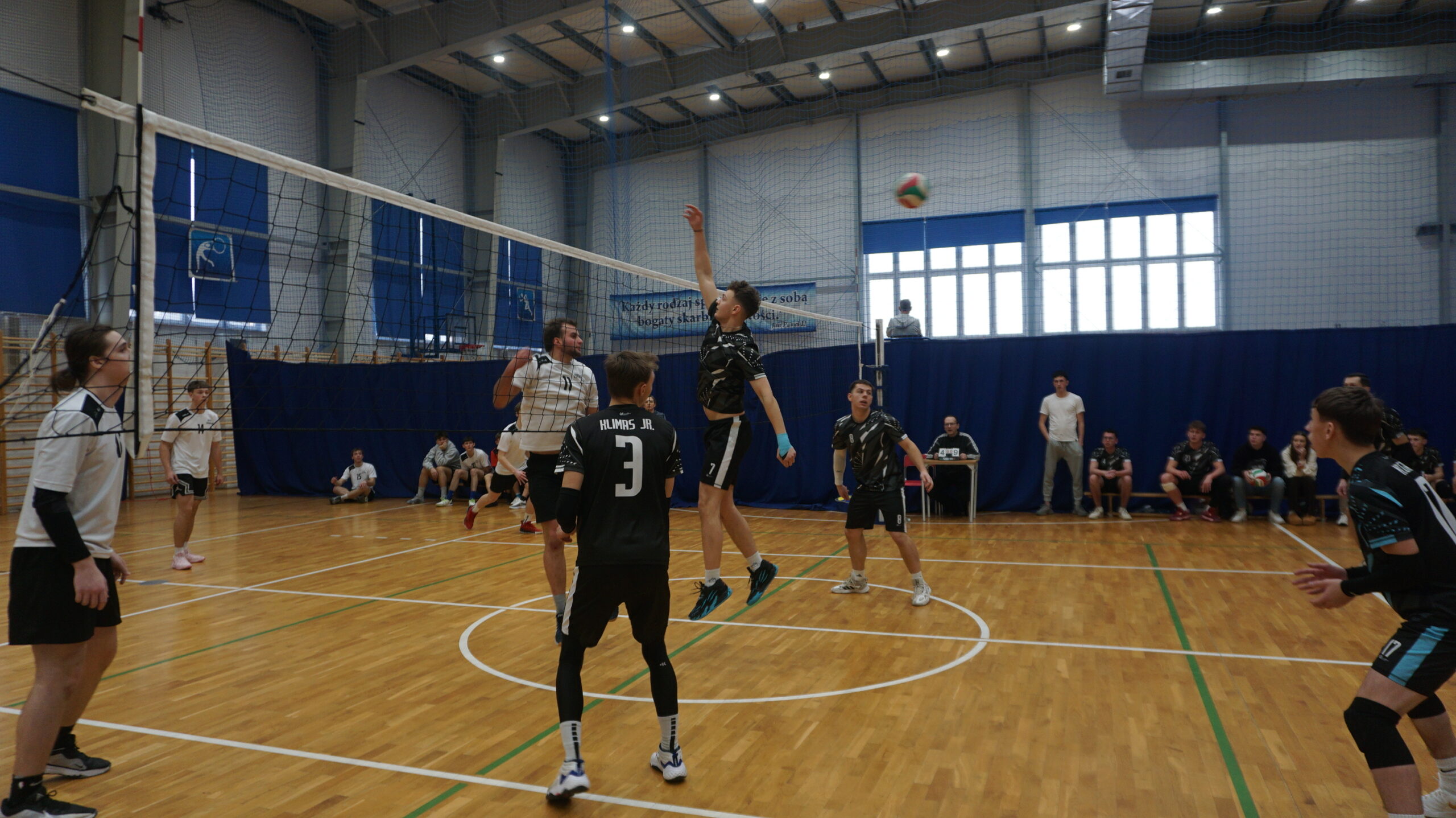 Drużyna Zespołu Szkół Techniczno-Informatycznych mistrzem powiatu w piłce siatkowej