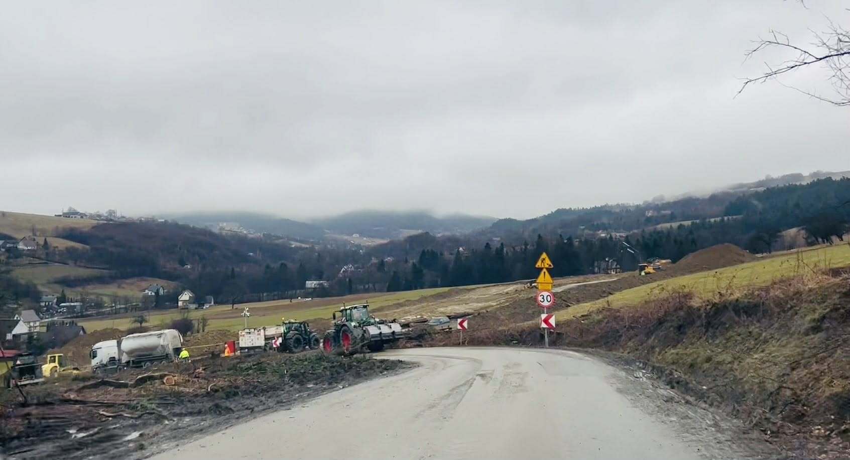 Podłęże – Piekiełko. Jak rozmawiać z inwestorem oraz wykonawcami? Na sesji o kolejowej inwestycji w kontekście dróg zarządzanych przez powiat