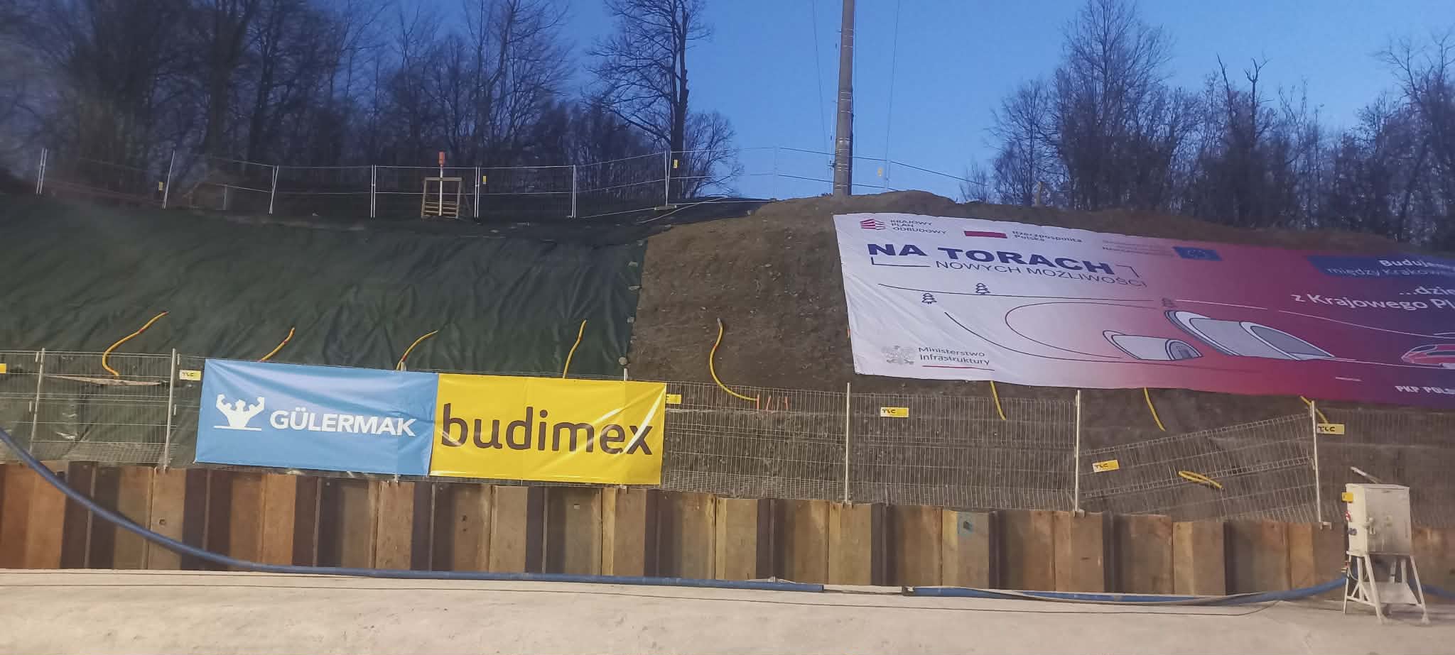 Kinga kończy drążenie tunelu ewakuacyjnego. Ostatni ruch obrotowy w świetle kamer i aparatów