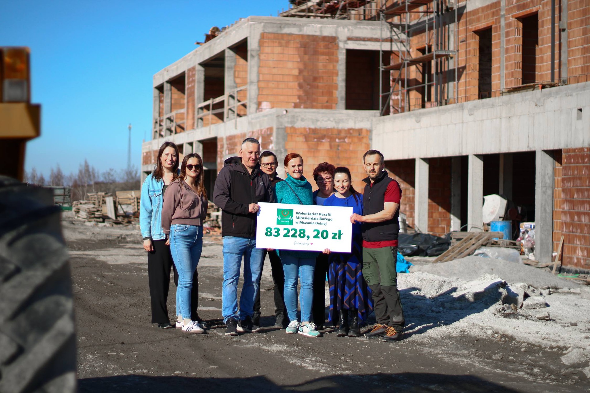 Ponad 83 tys. zł i 5 skrzyń darów dla podopiecznych hospicjum w Wiśniowej