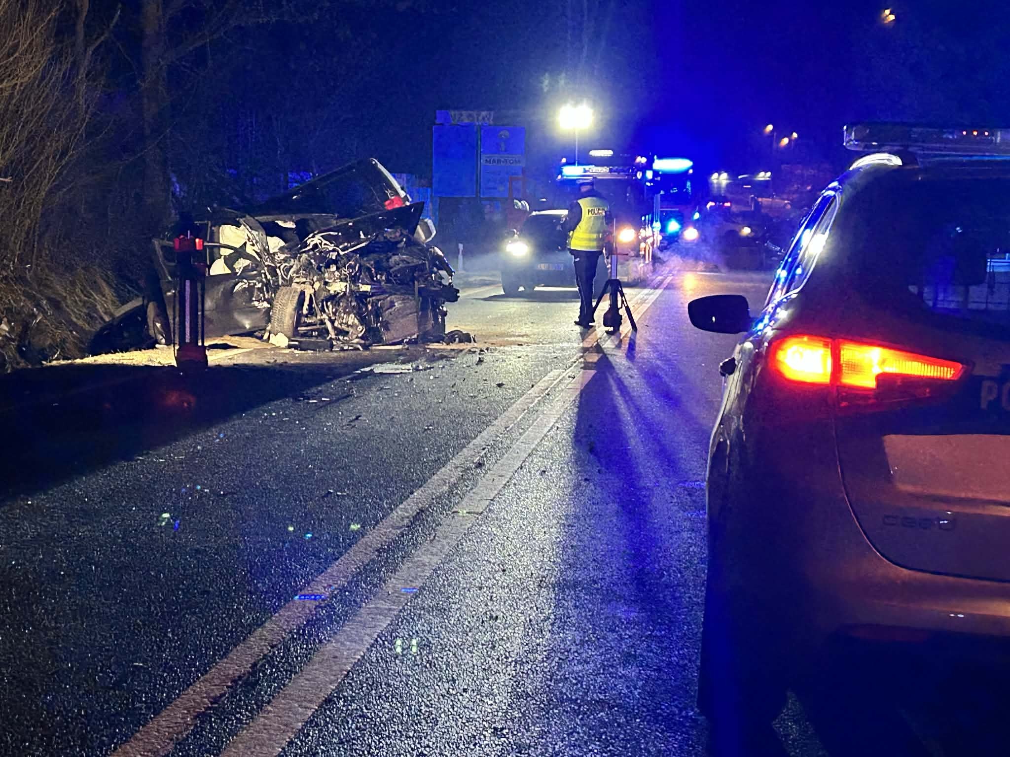 Policja o wypadku w Lubomierzu. 20-latek był nietrzeźwy, jechał bez uprawnień