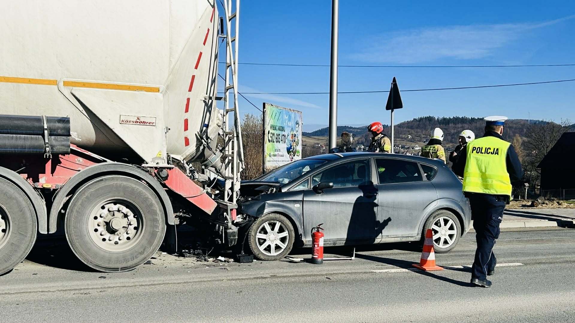 Dobra. Kolizja trzech samochodów na „krajówce”