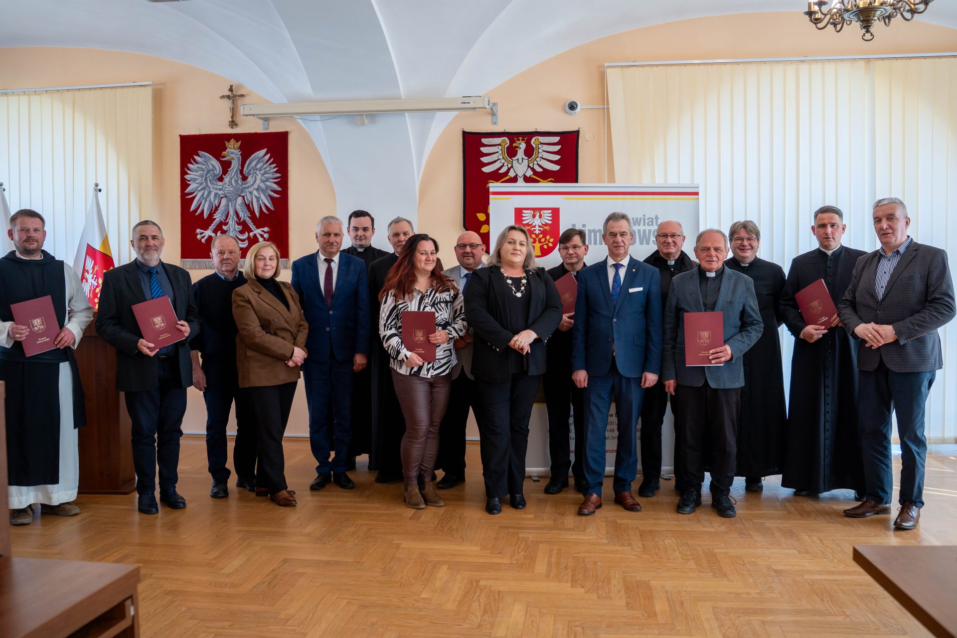 Starostwo przeznaczyło 300 tys. zł na odnowę kościołów i miejsc zabytkowych