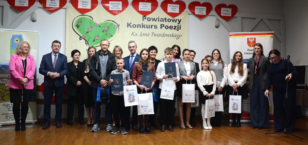 Powiatowy Konkurs Poezji ks. Jana Twardowskiego „Śpieszmy się kochać ludzi…”