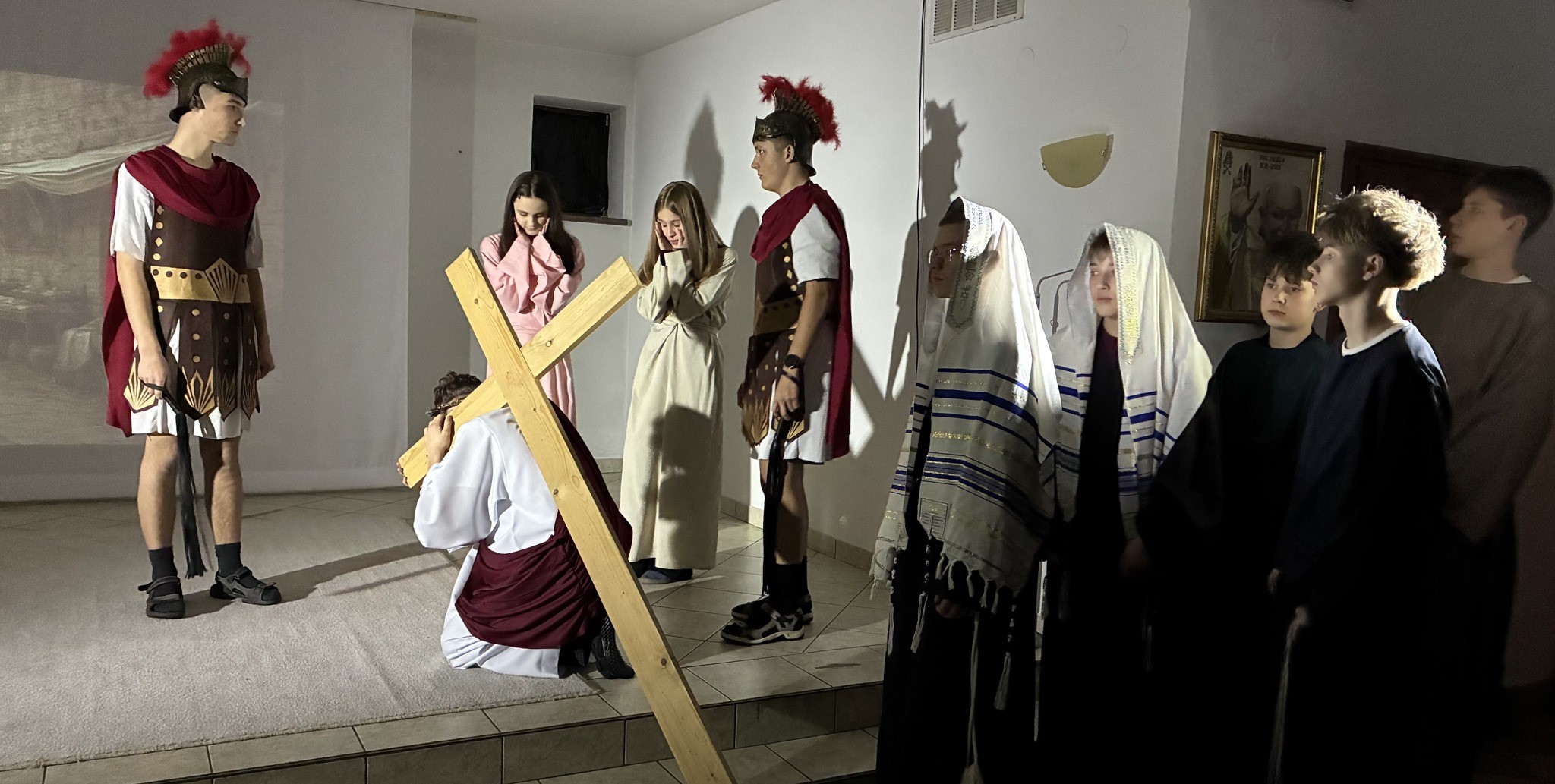 „Godzina Miłosierdzia” – Misterium Męki Pańskiej w wykonaniu młodzieży