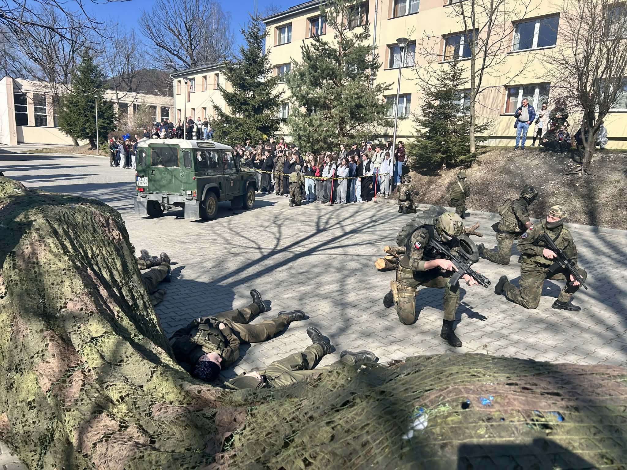 Mundurowa szkoła w Tymbarku otwarła swoje drzwi dla uczniów szkół podstawowych