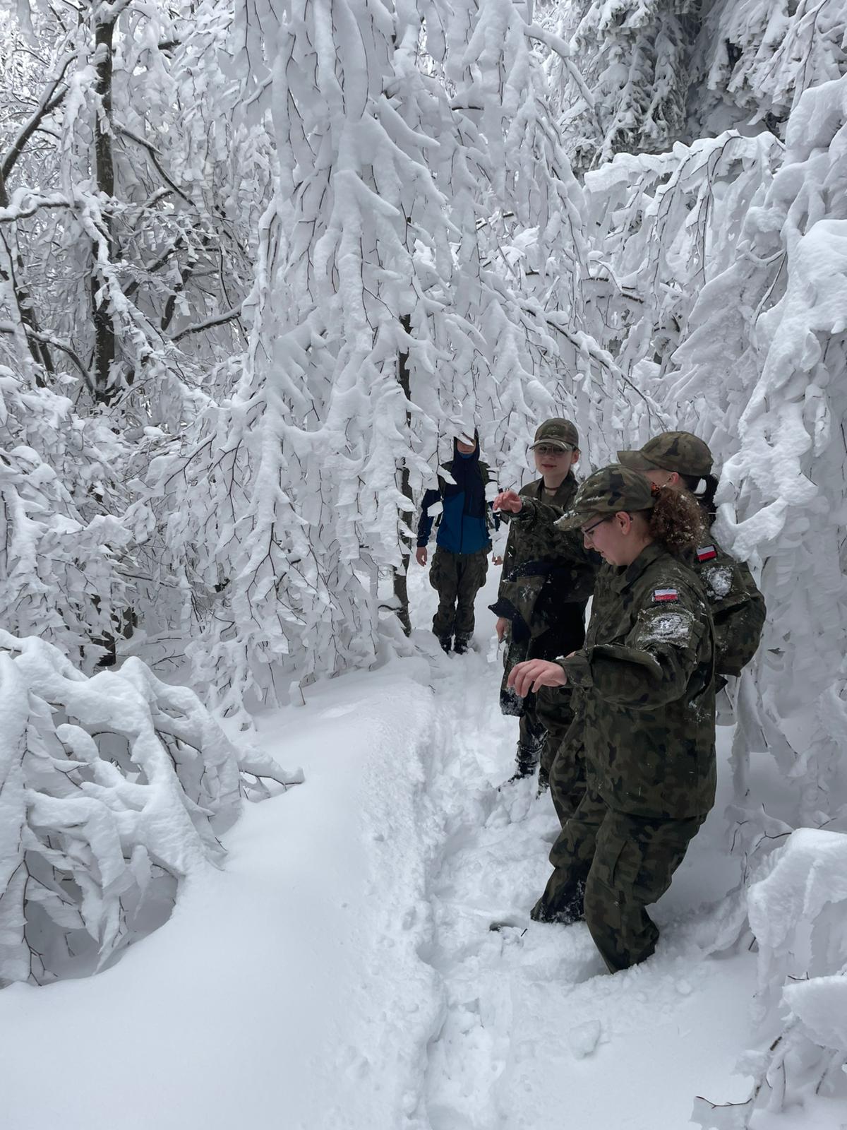 Tymbarscy Strzelcy uczcili św. Jana Pawła II
