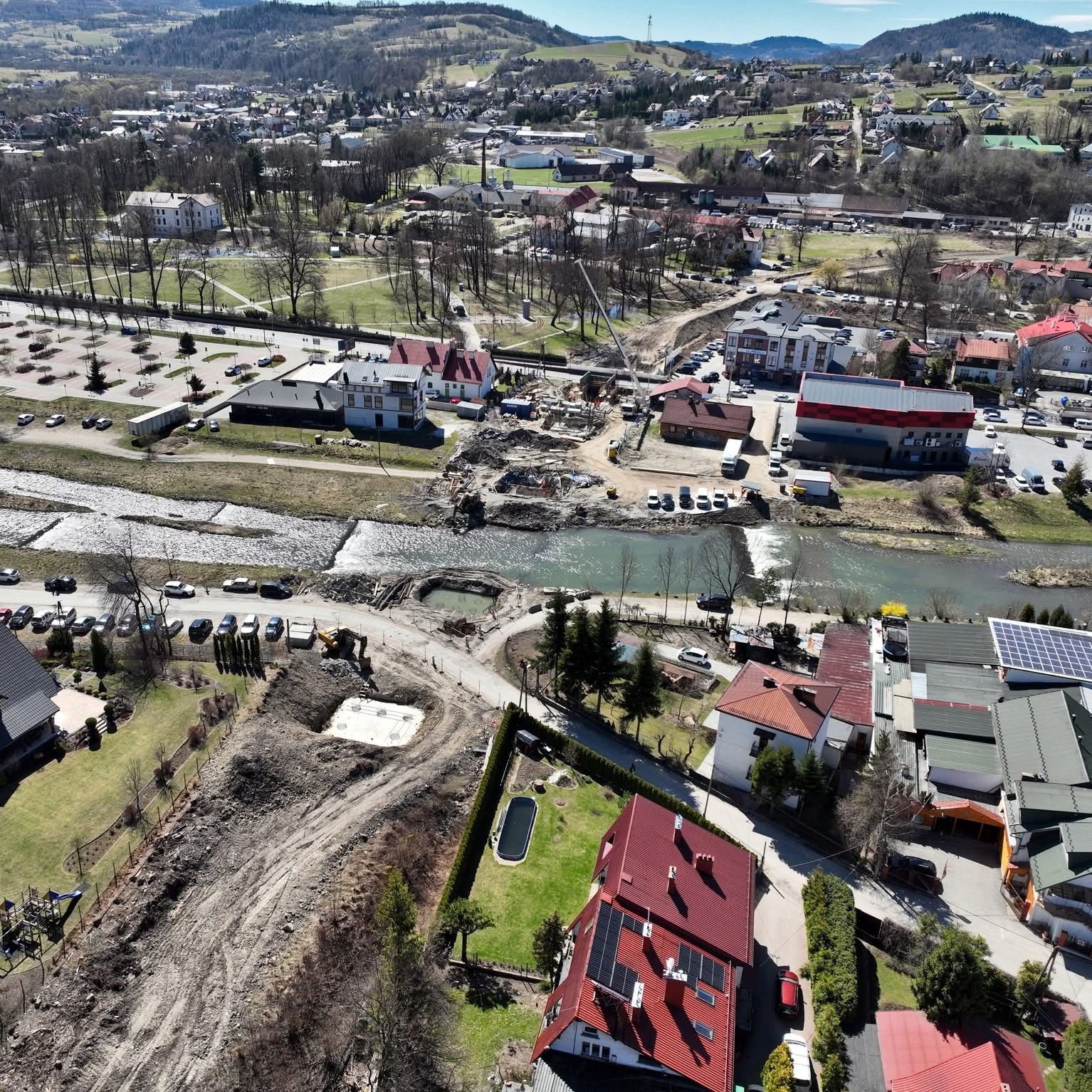 Podłęże – Piekiełko. Powstaje most kolejowy nad Mszanką i wiadukt kolejowy nad ul. Orkana