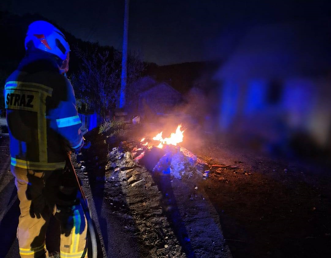 Koszary. Z dymem poszły odpady. Interwencje strażaków