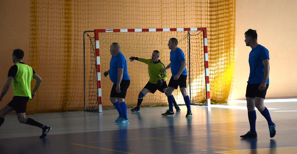 Sportowe emocje i integracja – strażacki turniej w Mszanie Dolnej