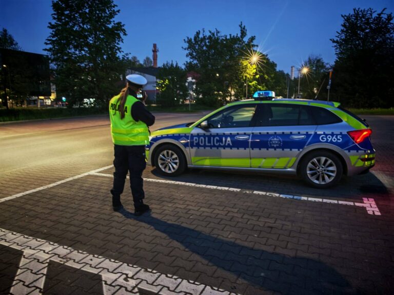 Rowerem ulicami Dobrej z 2 promilami. Pracowity weekend limanowskiej policji