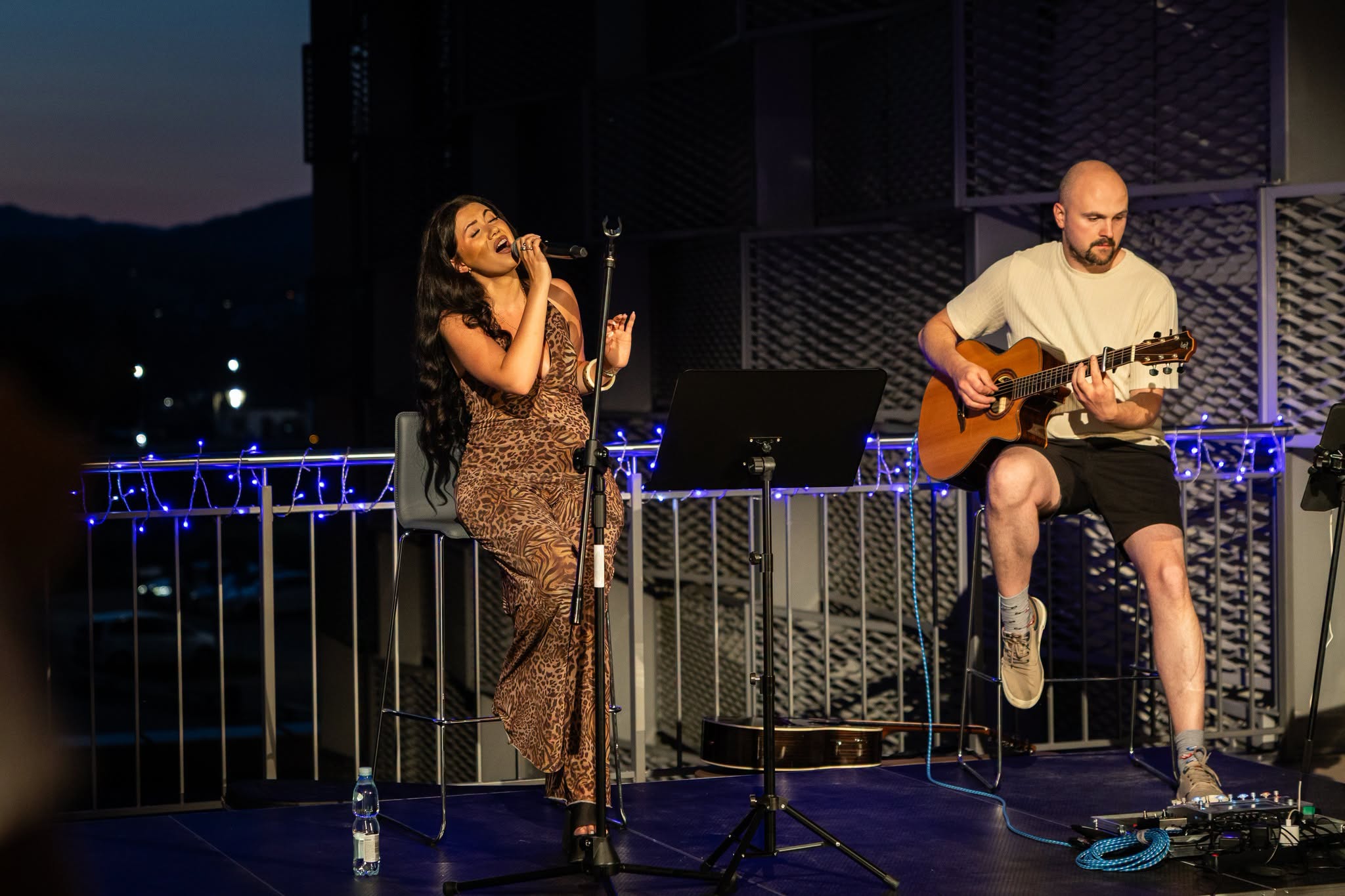 Klimatyczny koncert Karoliny Szczurowskiej i Bartosza Zelka