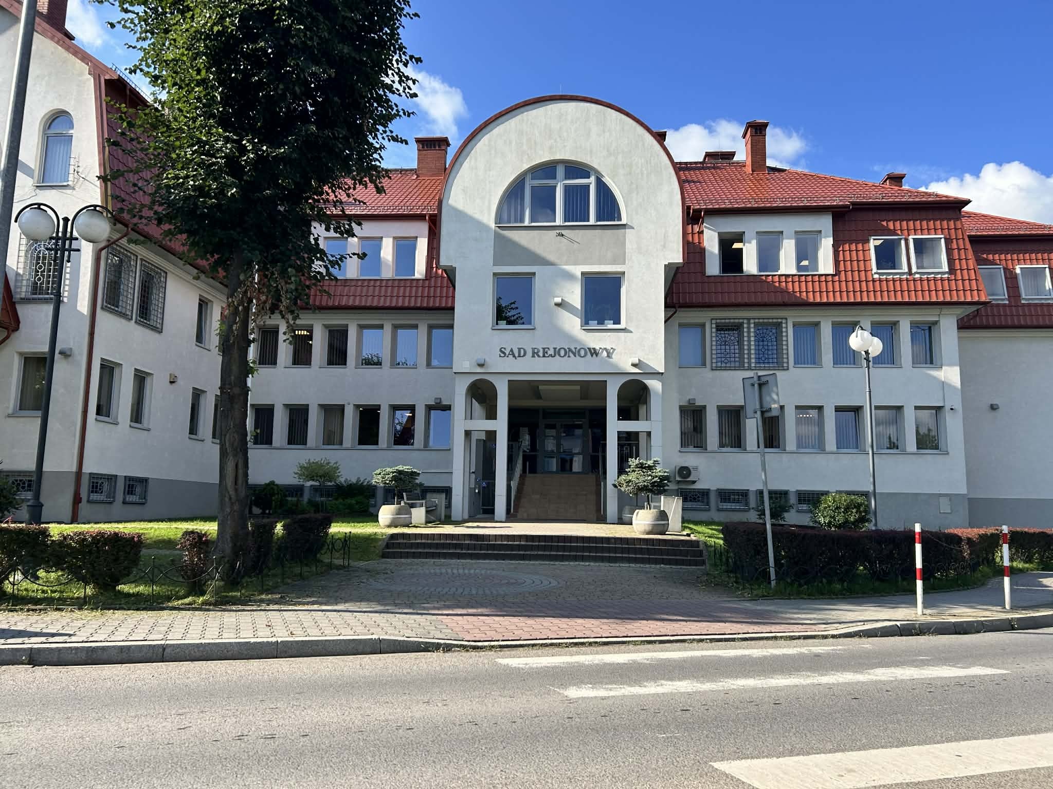 Sąd zdecydował: Tymczasowy areszt dla 41-latka. Groził pracownikom sklepu i policjantom