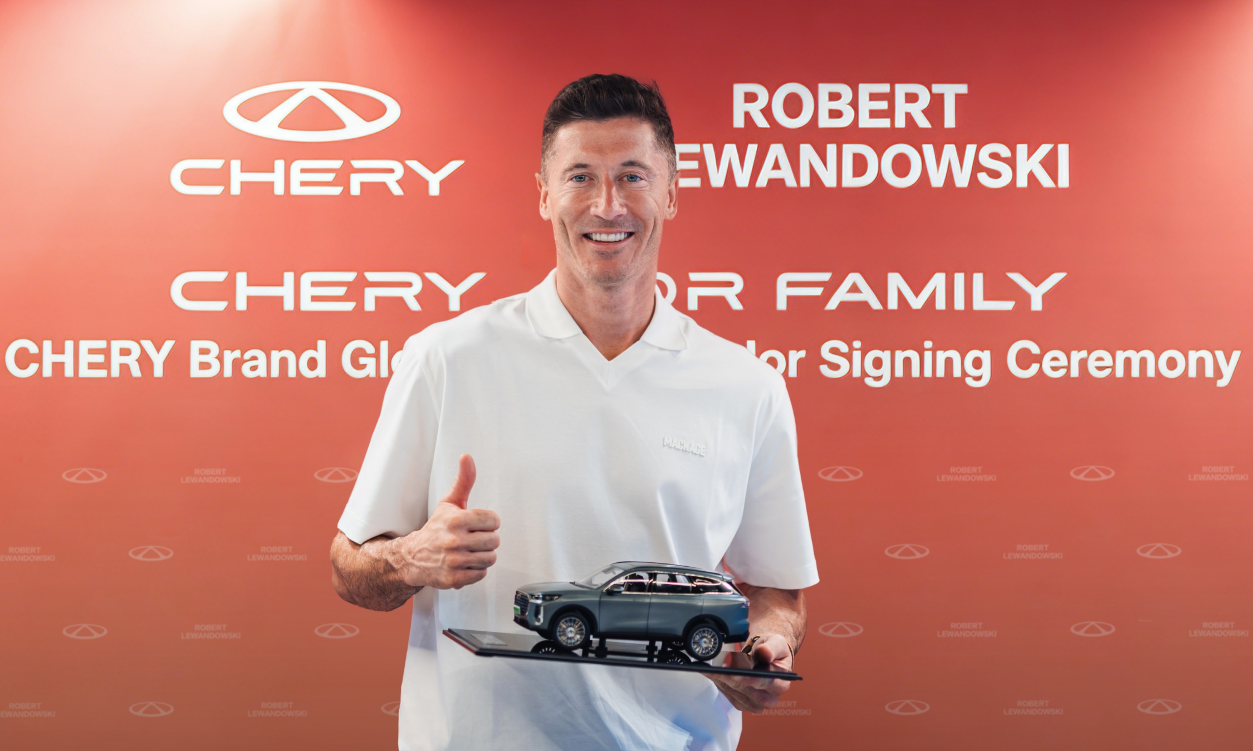 Robert Lewandowski zostaje Ambasadorem Marki CHERY! Filozofia „For Family” w globalnym wydaniu