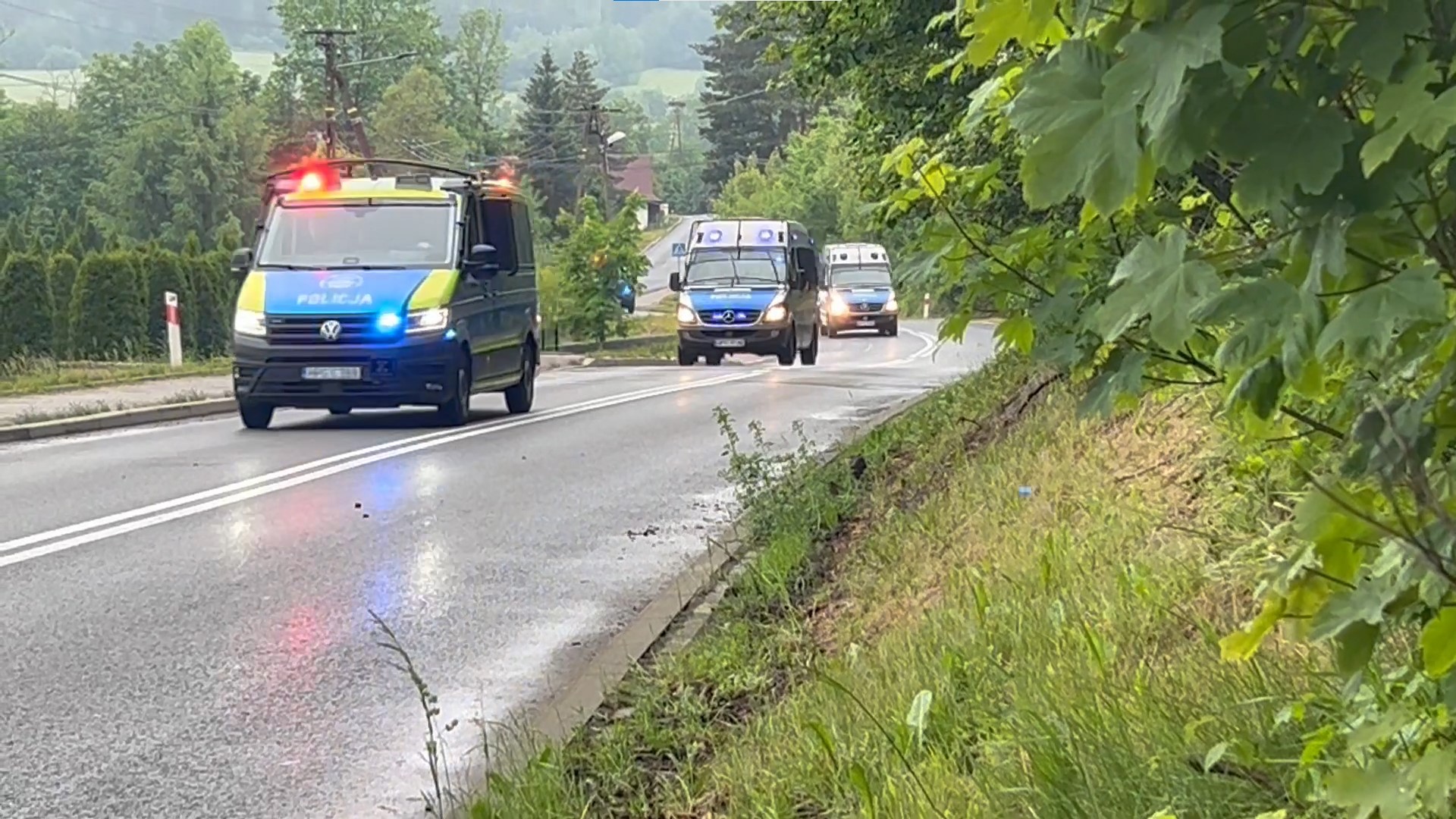 Akcja ratunkowa służb w poszukiwaniu lekkiego śmigłowca