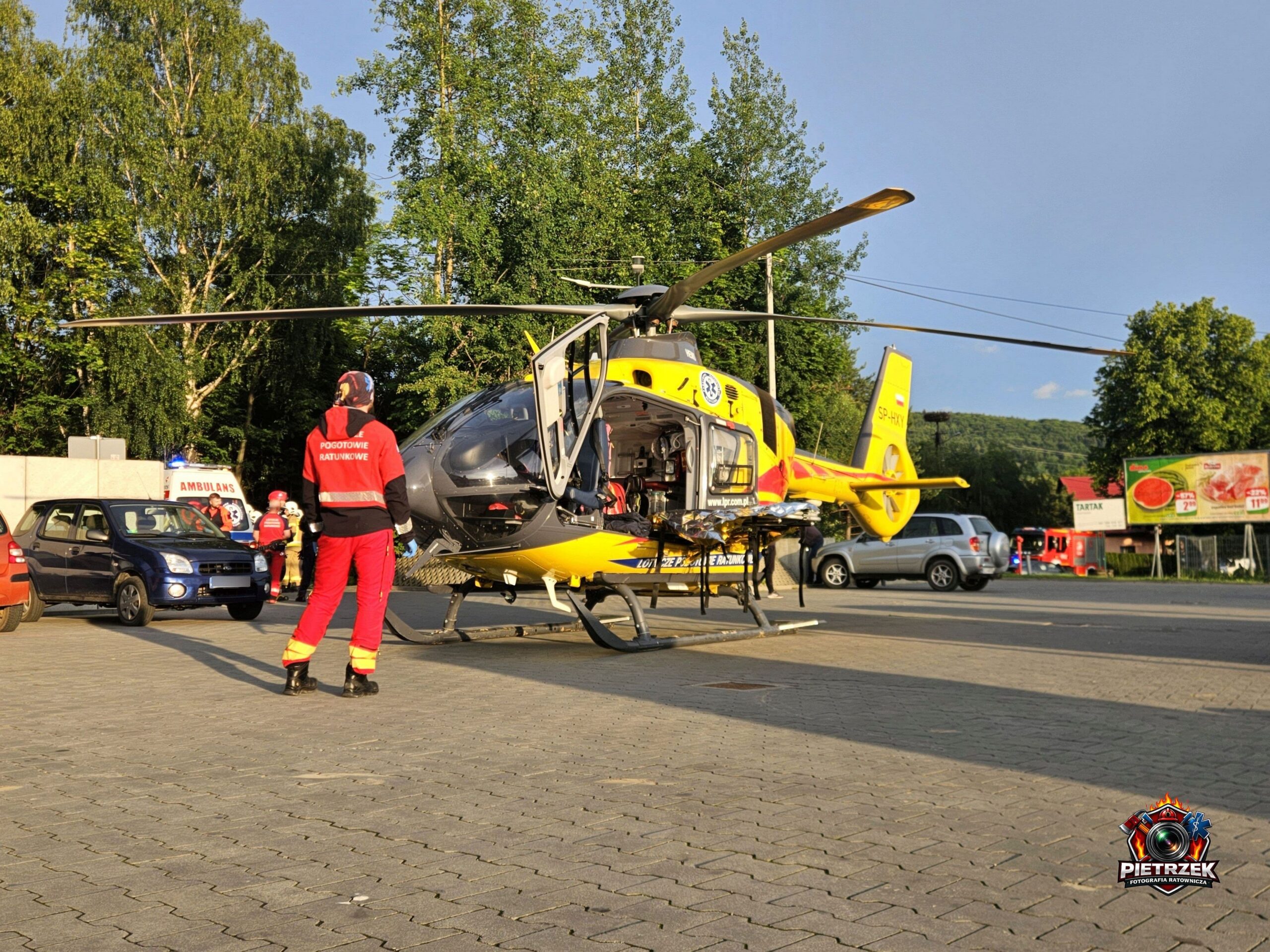 Skrzydlna. Wypadek na hulajnodze elektrycznej. Nastolatek śmigłowcem LPR przetransportowany do szpitala