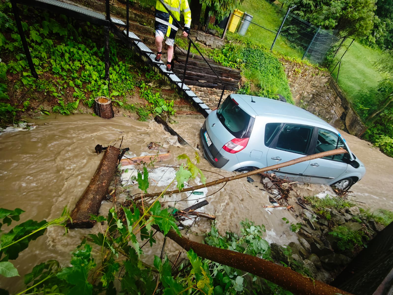 Intensywne opady deszczu i burze na Podhalu. Te na razie omijają Limanowszczyznę