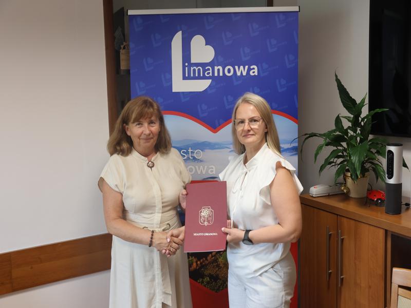 Podpisano umowę. Spółka Limdrog wyremontuje ulicę Jana Kasprowicza w Limanowej