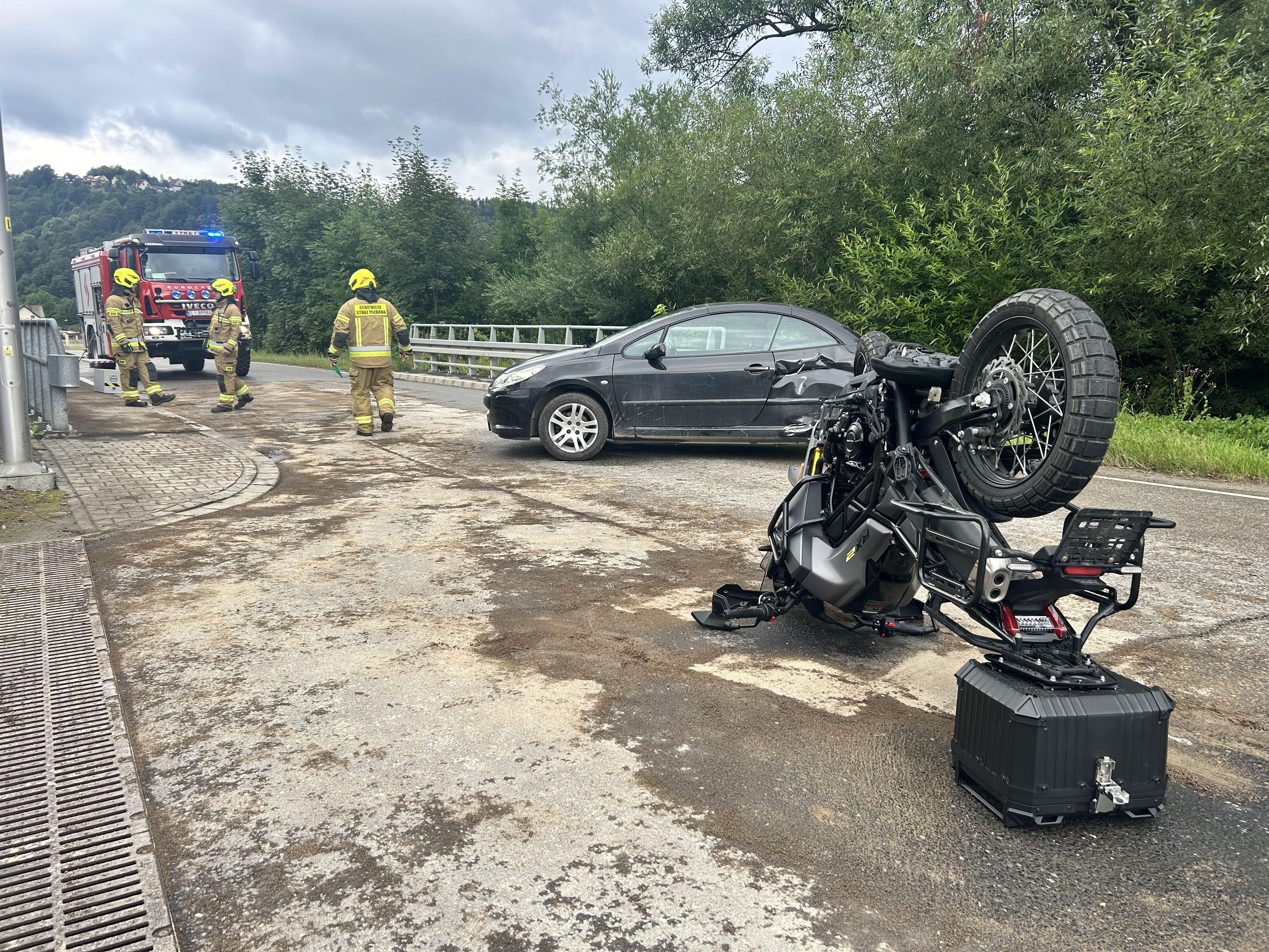 Kasinka Mała. Zderzenie samochodu osobowego z motocyklem