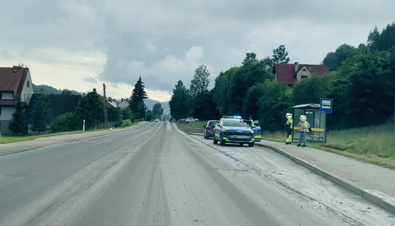 Mszana Dolna. Kolizja samochodu osobowego z ciągnikiem