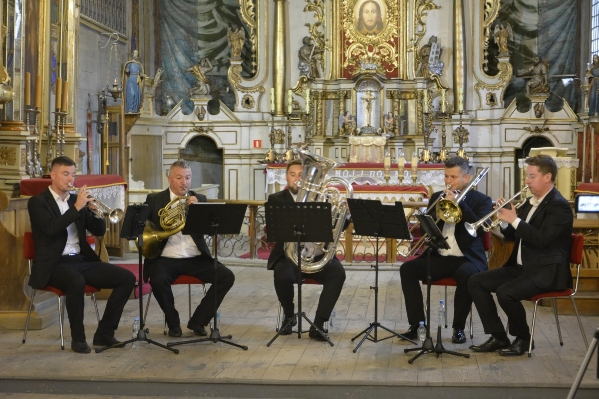 Muzyka w zabytkowym wnętrzu dobrzańskiej świątyni. Letni Koncert Kameralny