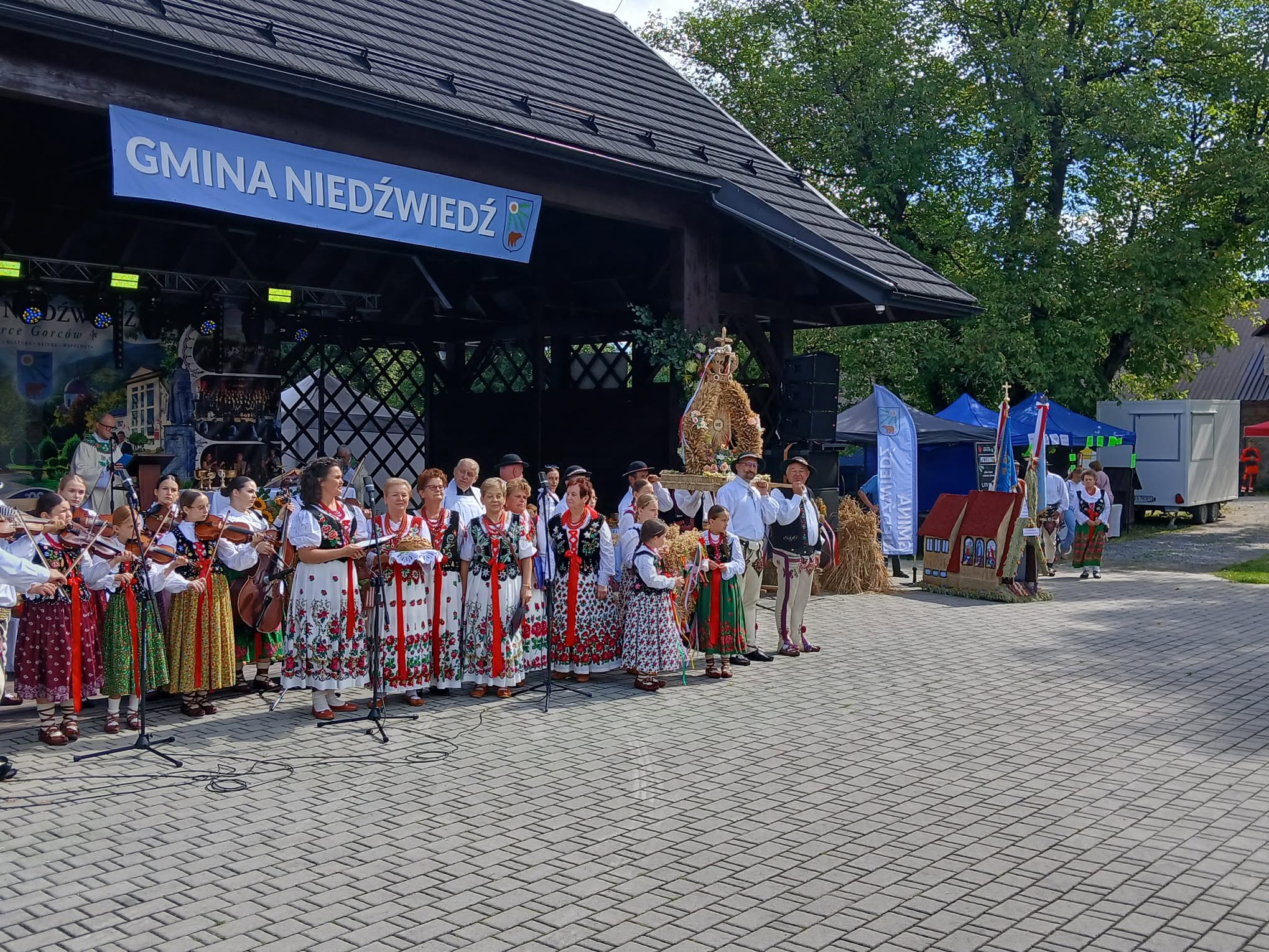 Poręba Wielka. Gminne dożynki oraz „Beskidzkie Rytmy i Smaki”