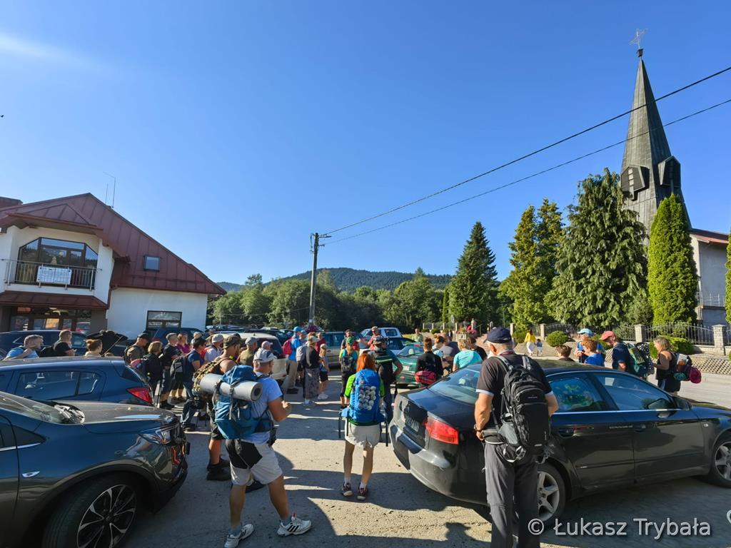 Słoneczna niedziela na górze Golców w gminie Limanowa