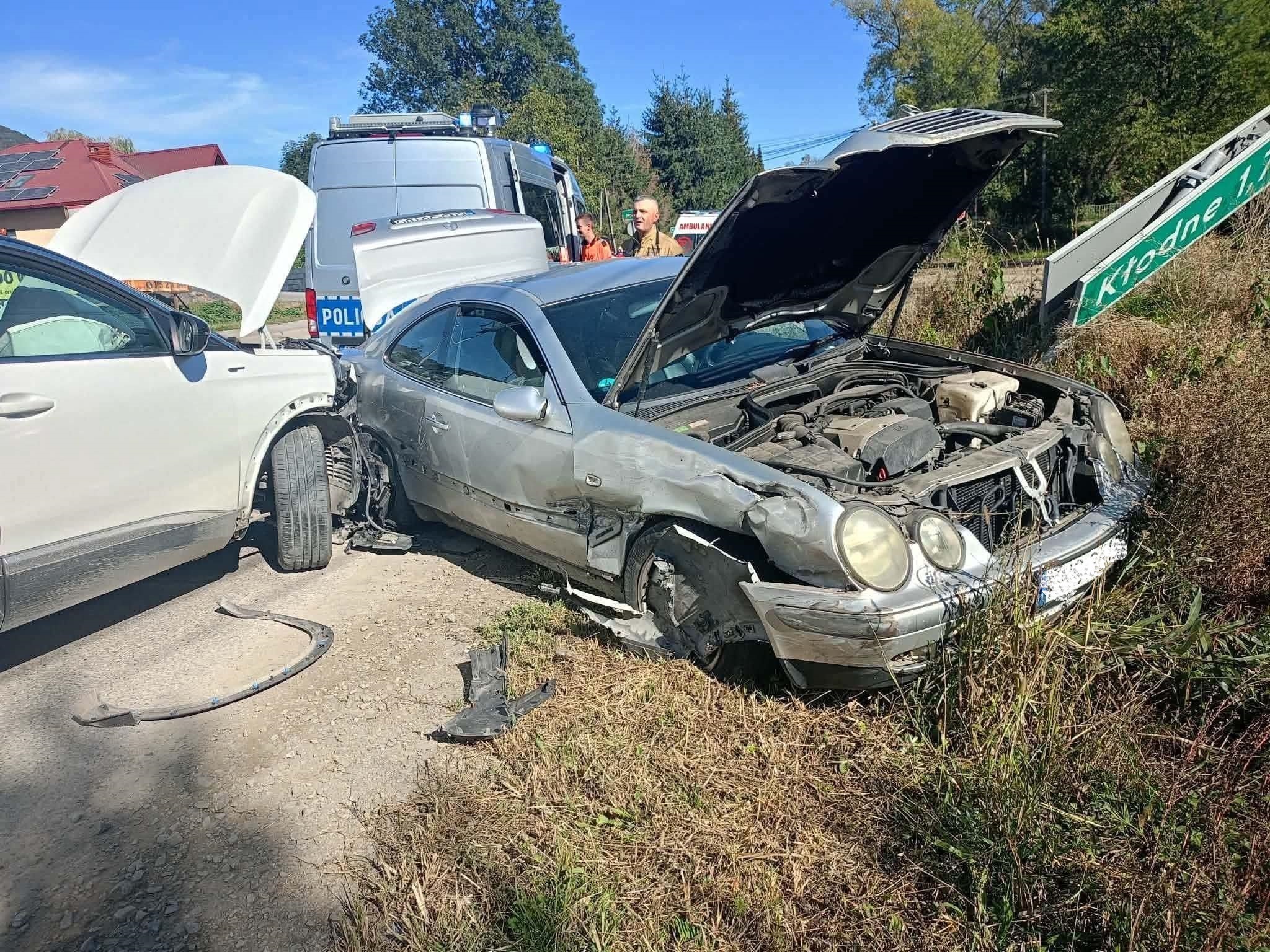 Kłodne/Męcina. Zderzenie samochodów osobowych