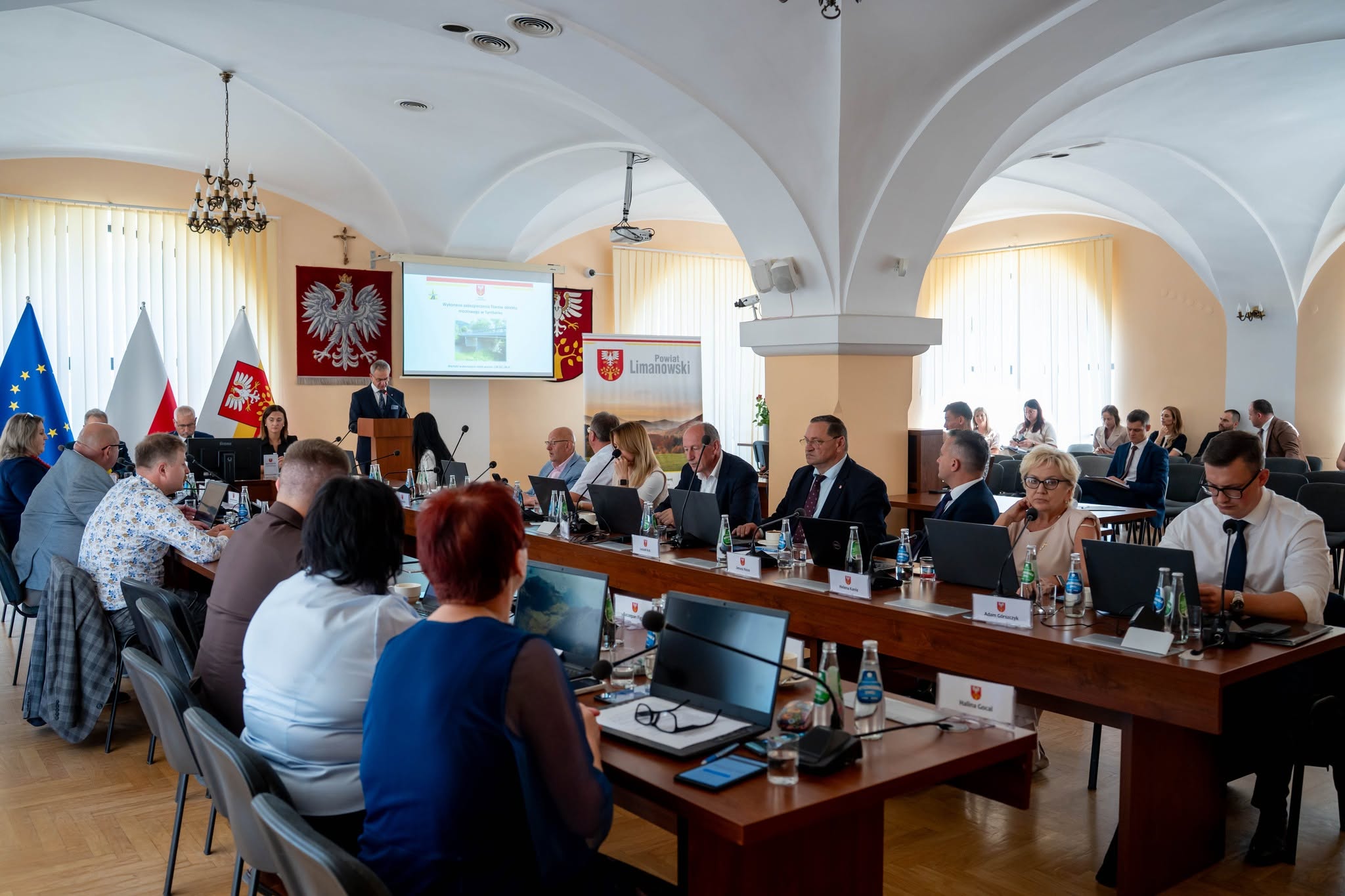 W piatek sesja rady powiatu. Radni zajmą się wnioskiem odwołania zarządu