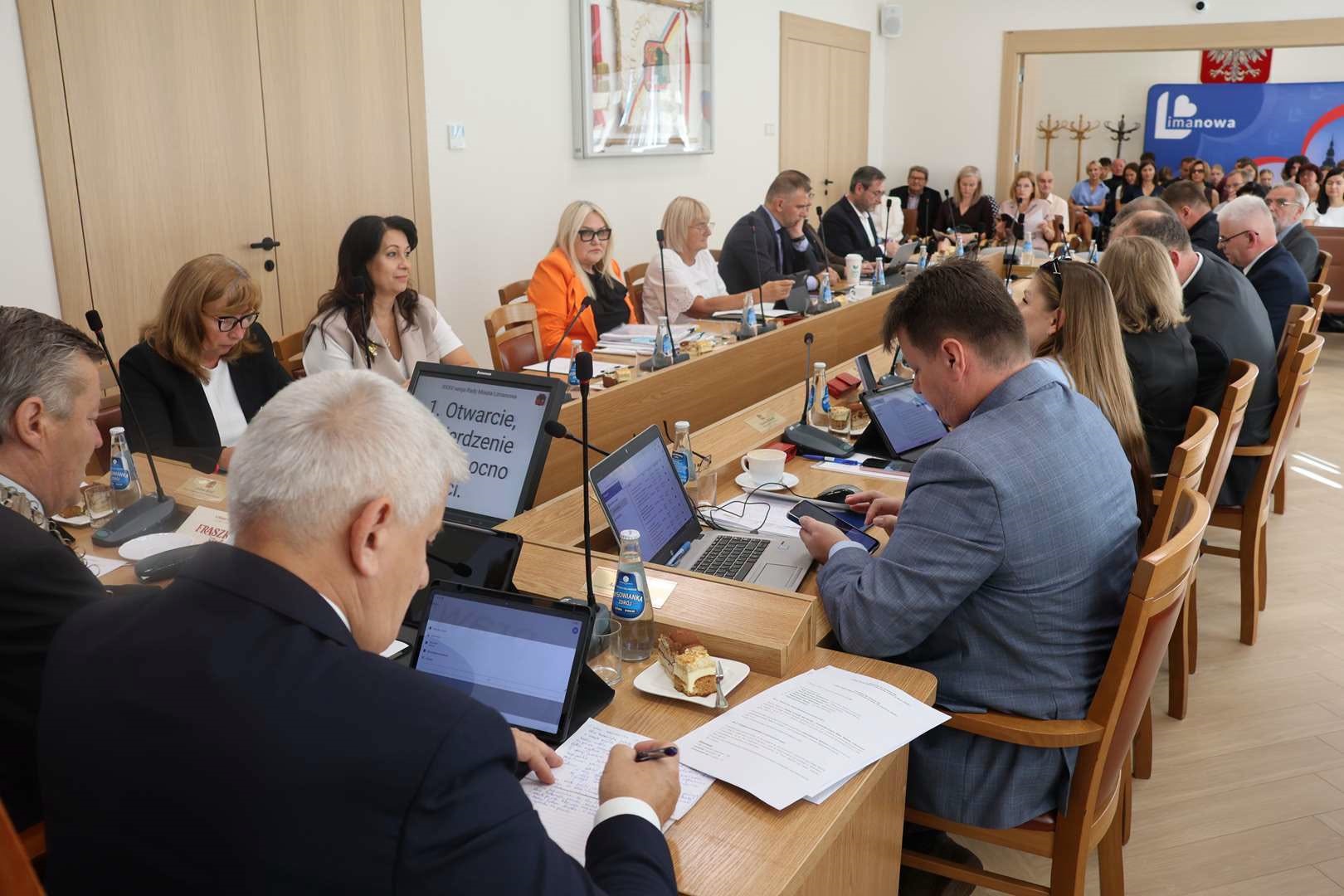 Limanowa „zakładnikiem” własnych inwestycji. Ratunkiem zaciągnięty kredyt do 15,5 mln zł