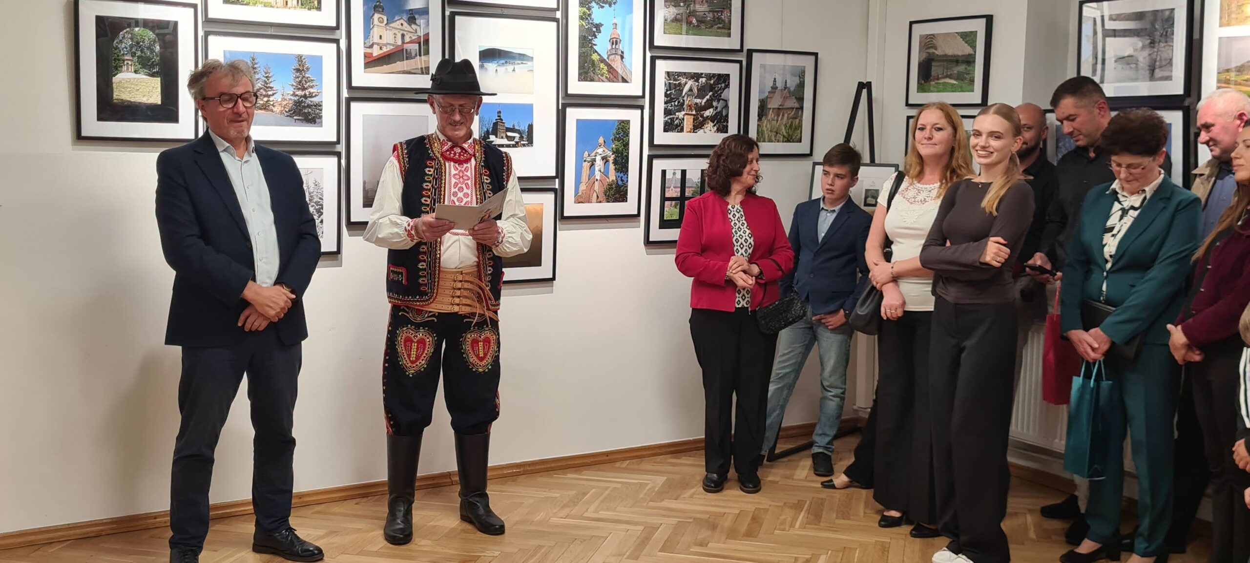 Łukowica. Wystawa fotografii Jerzego Hebdy w Małej Galerii