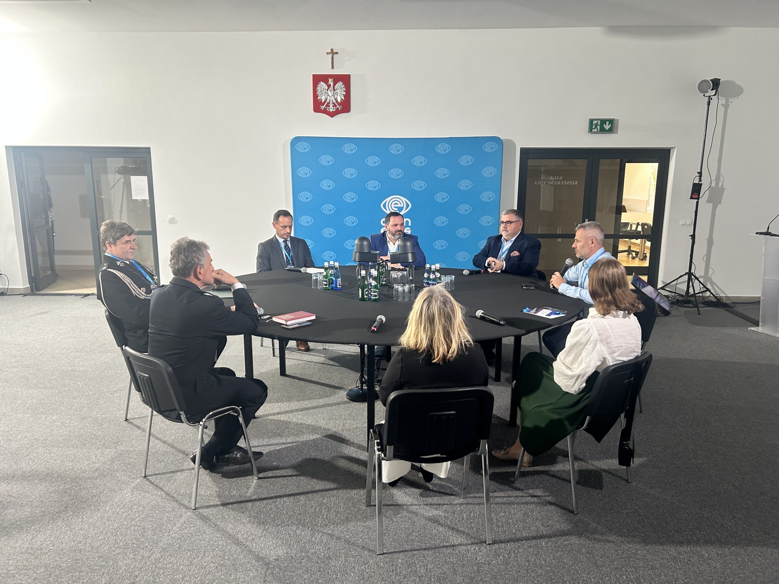 Dobra. Samorządowy Okrągły Stół: „Bezpieczne samorządy, bezpieczeństwo obywateli”