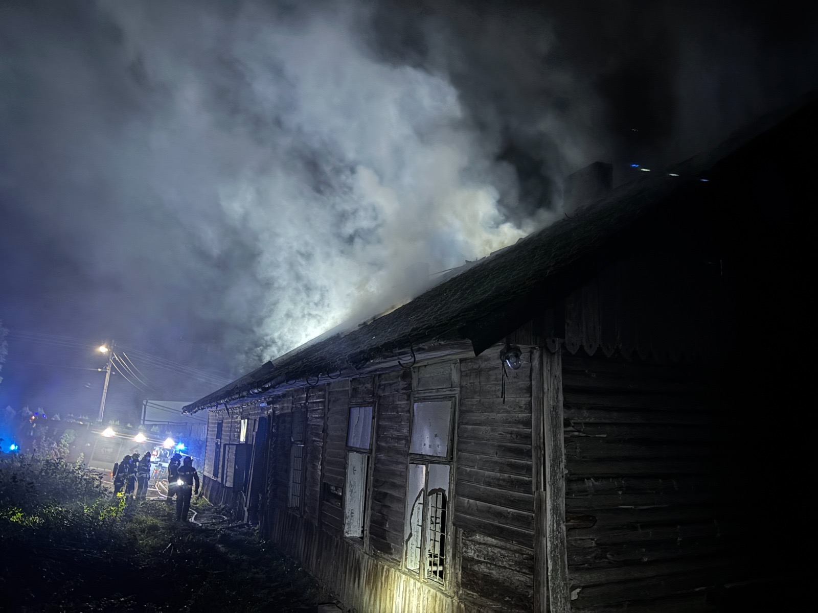 Limanowa. Pożar drewnianego budynku mieszkalnego