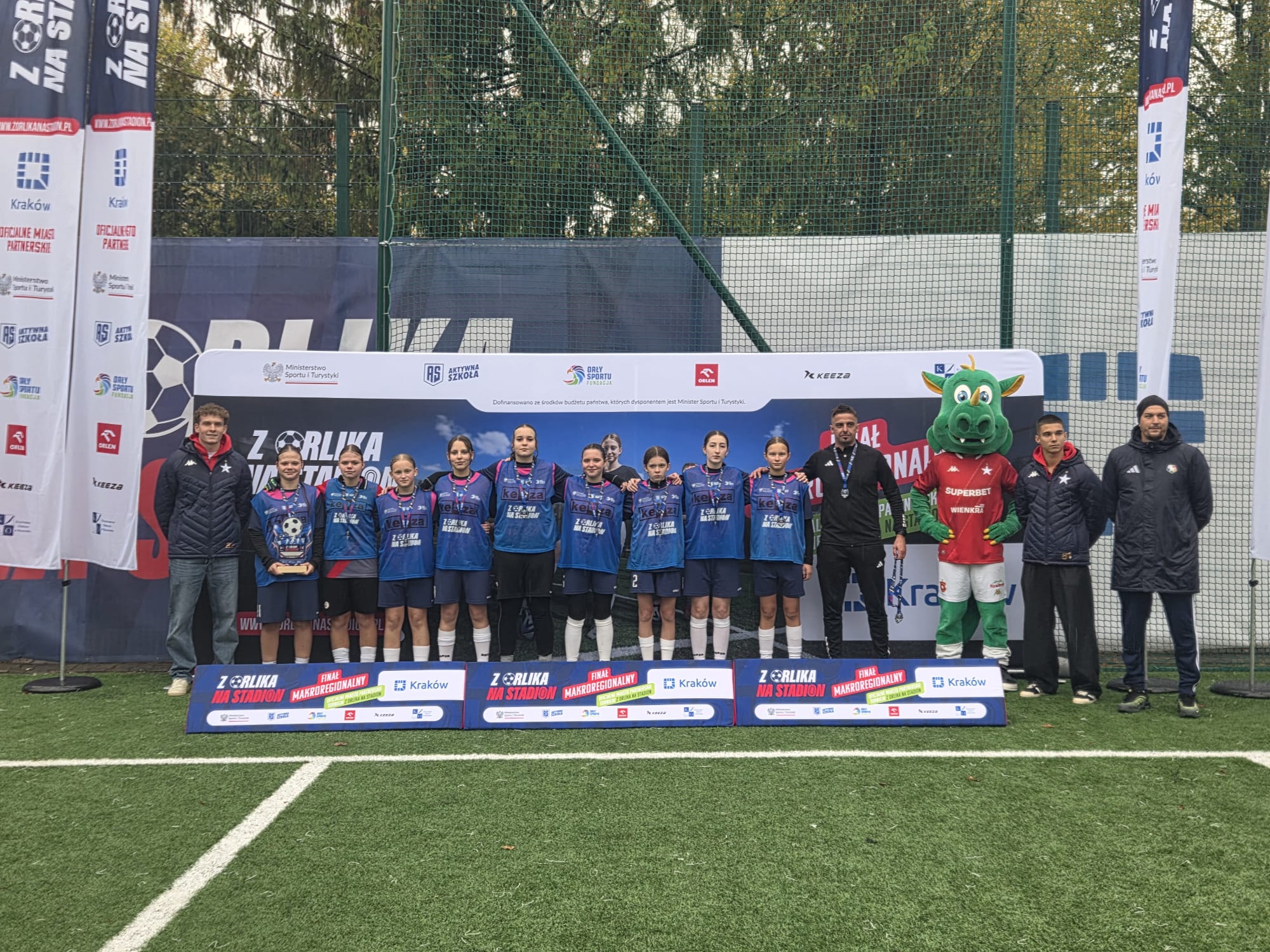 Piłkarki z Łostówki zagrają w ogólnopolskim finale turnieju „Z Orlika na Stadion”