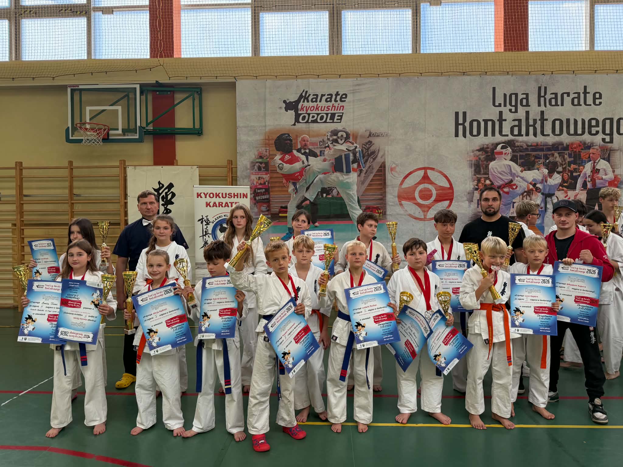 15 medali limanowskich karateków na finale ligi w Chrząstowicach
