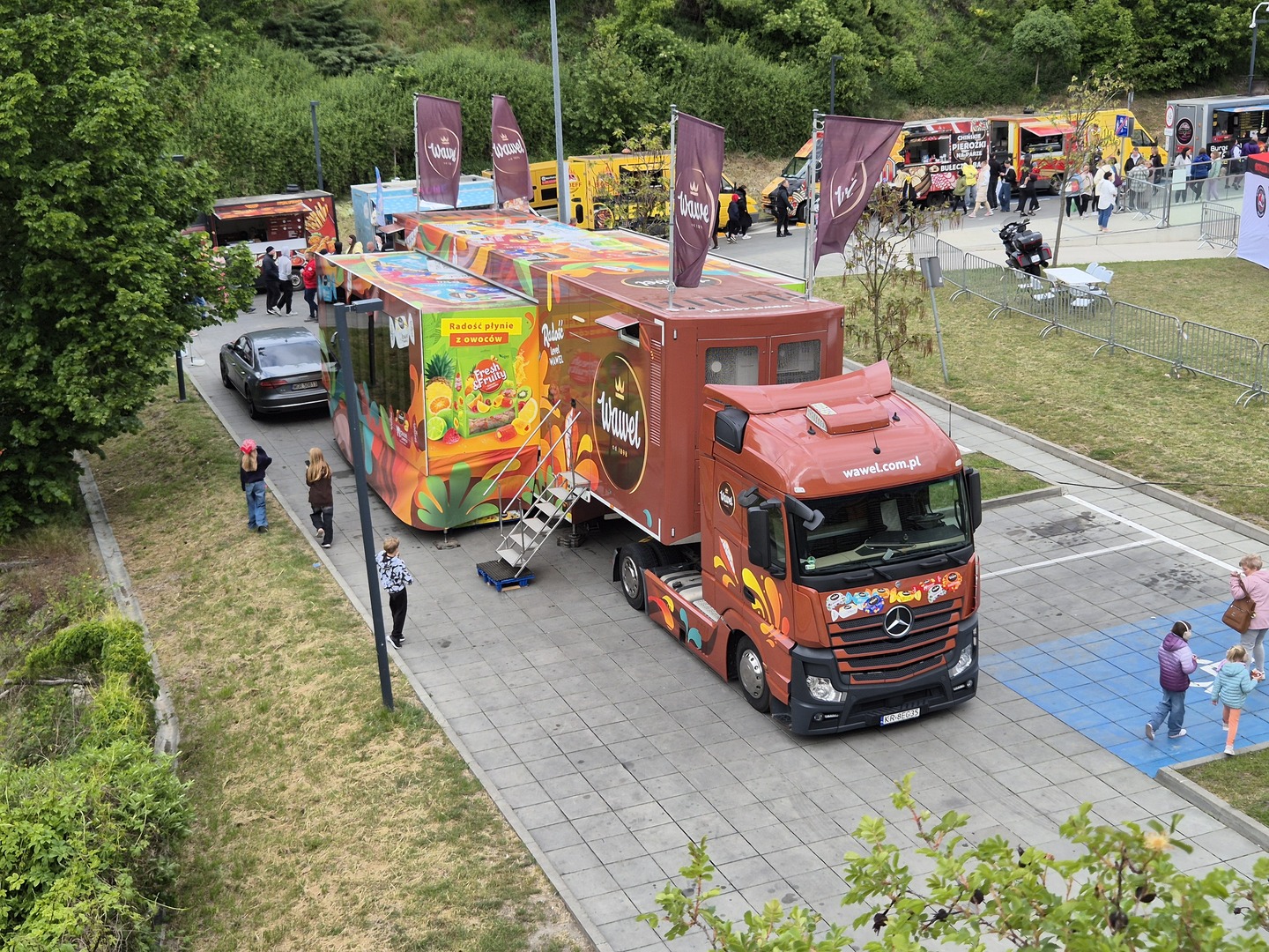 Słodka zabawa z Wawel Truck w Limanowej podczas Akademii Lotnika
